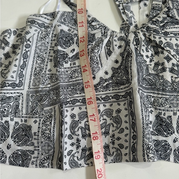 Soft Sport NWOT bandana print black white halter tie back crop top size 2X - Picture 9 of 10